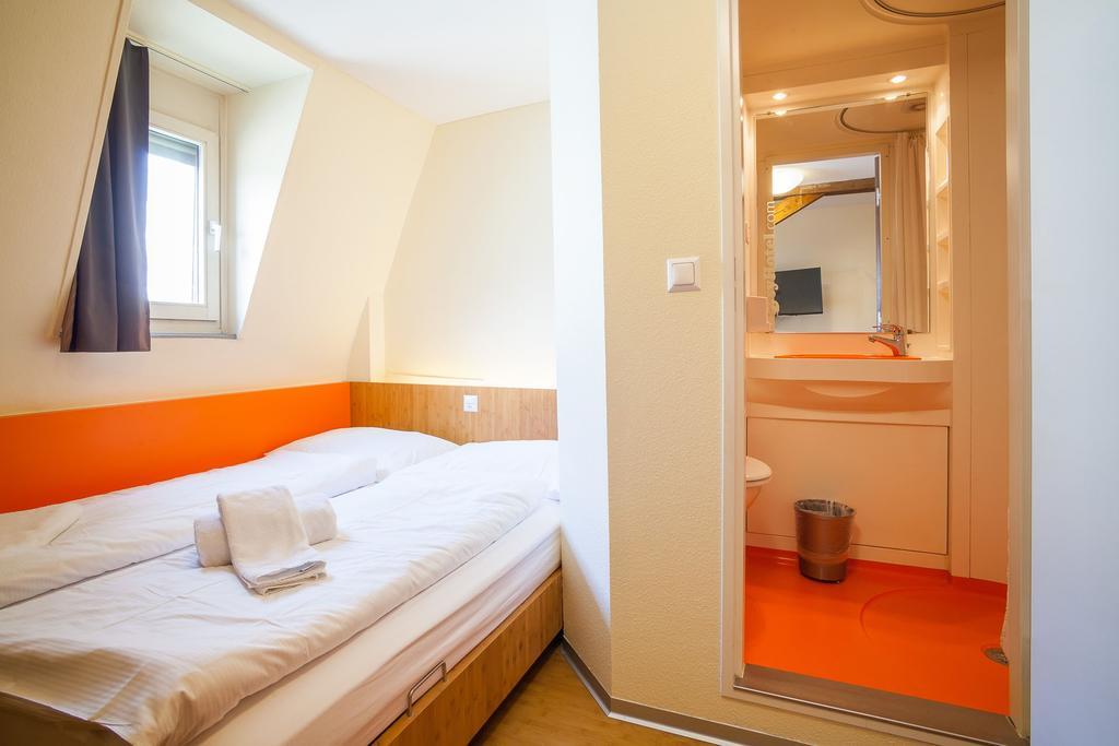 Easyhotel Basel - Self Service And Self Check-In 客房 照片