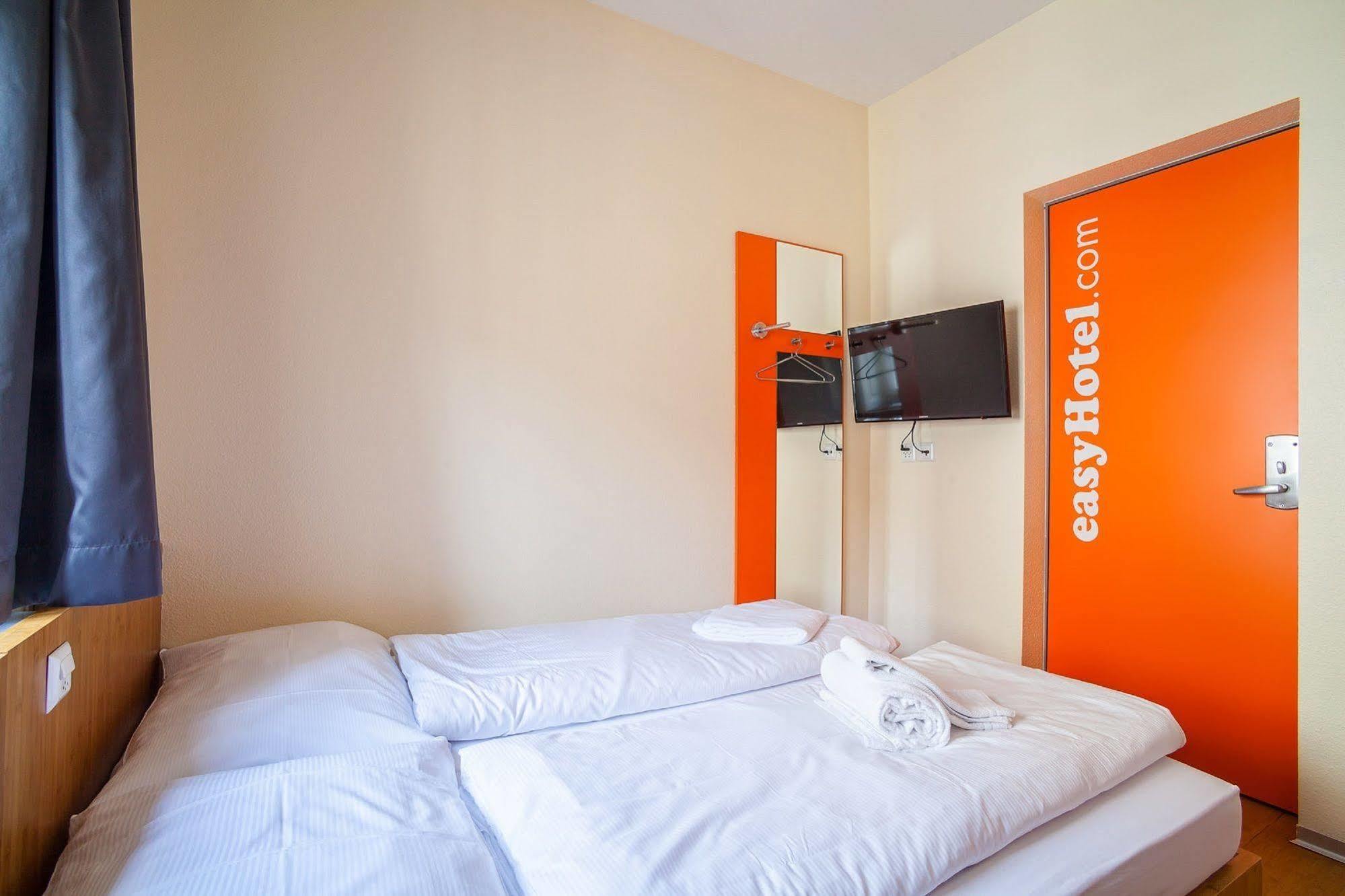 Easyhotel Basel - Self Service And Self Check-In 外观 照片