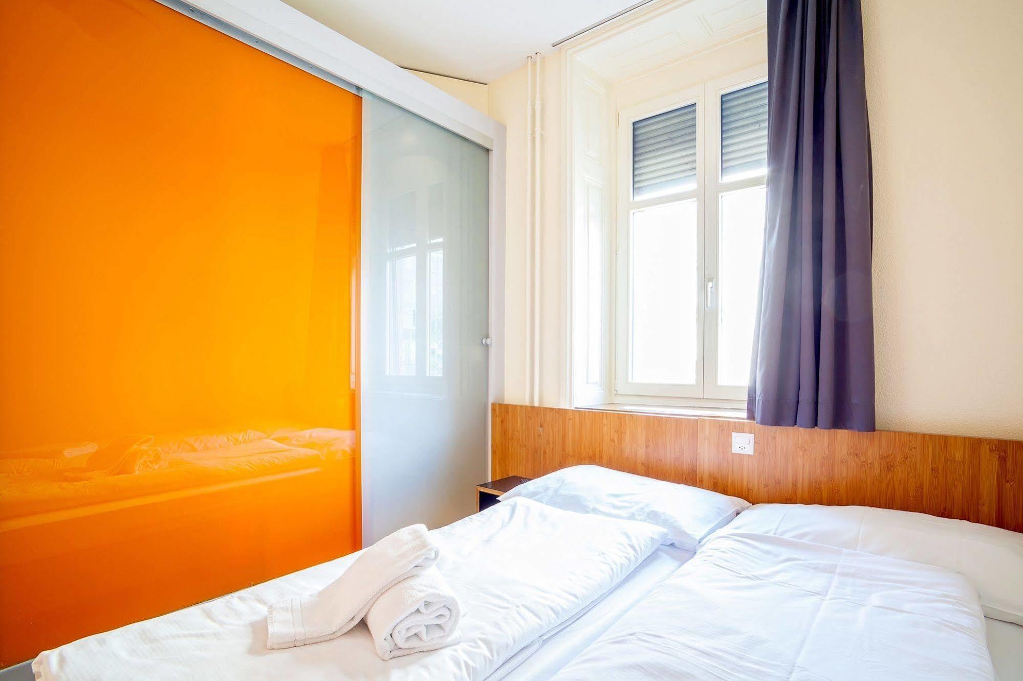 Easyhotel Basel - Self Service And Self Check-In 外观 照片