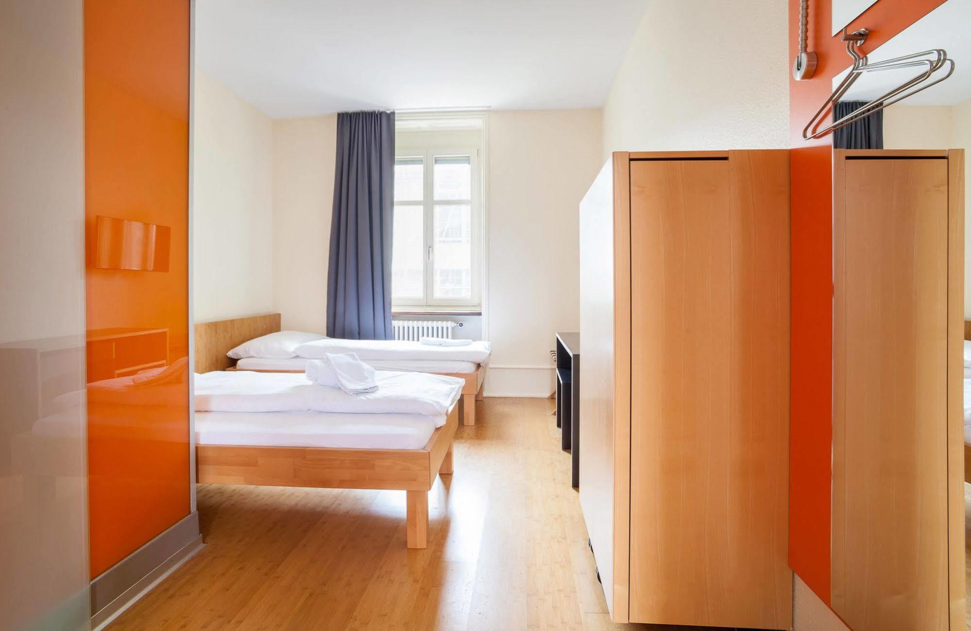 Easyhotel Basel - Self Service And Self Check-In 外观 照片